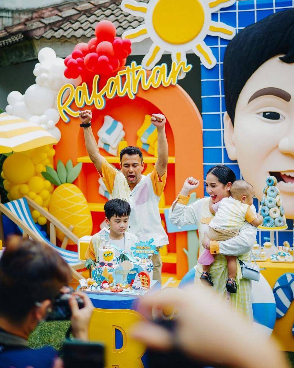 ulang tahun Rafathar (Instagram.com/melvmistake)