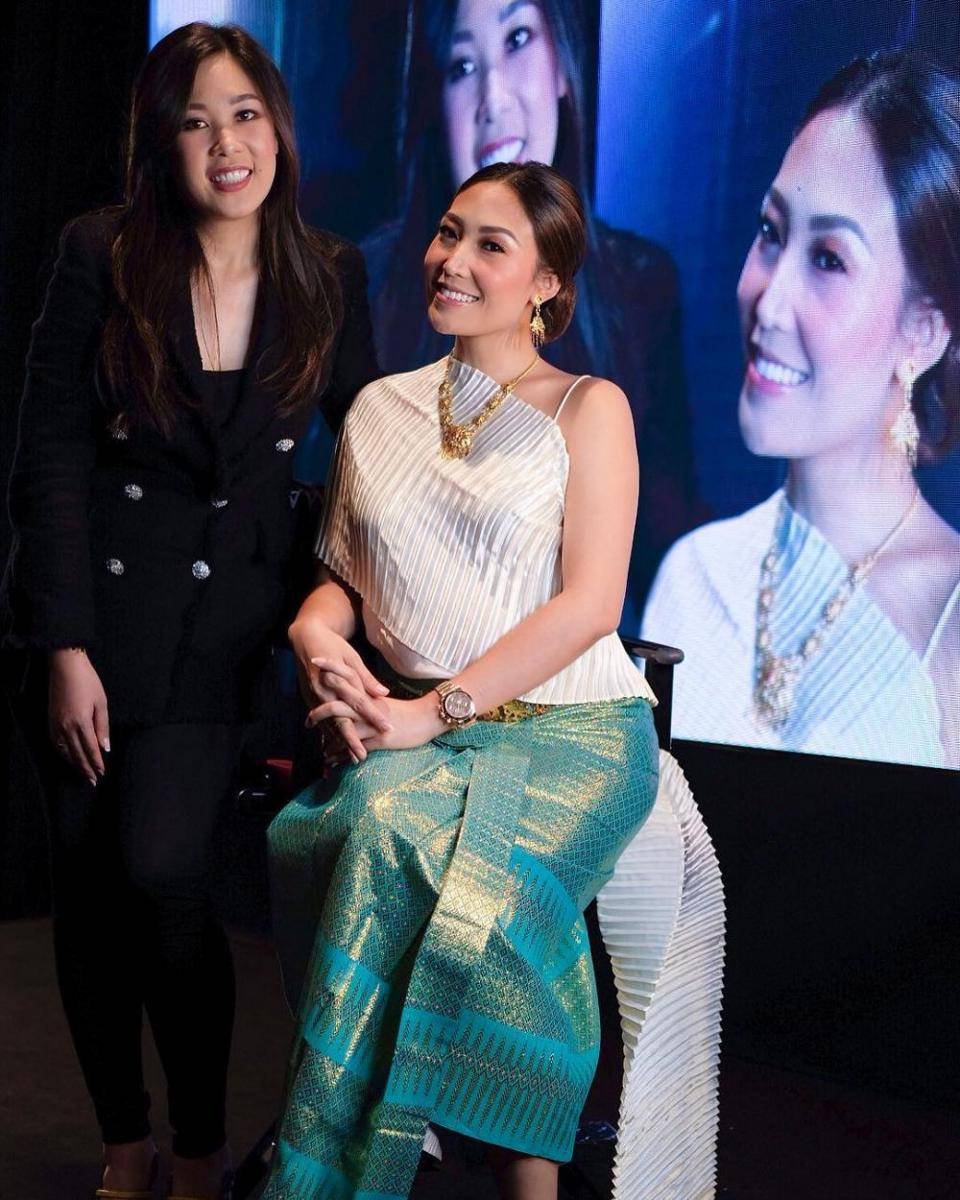 inspirasi gaya kondangan warna tosca (instagram.com/mrsayudewi)
