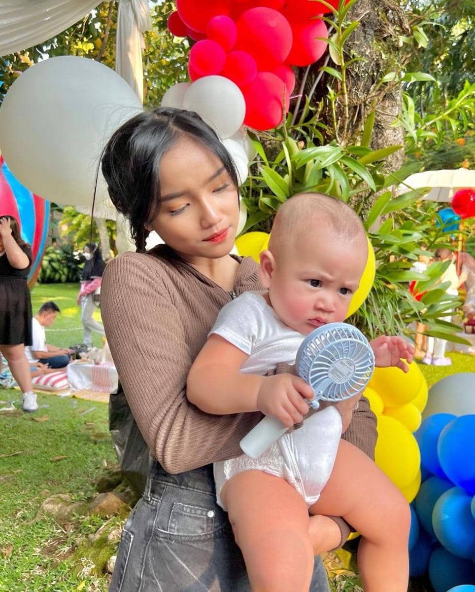 artis hadiri ulang tahun Rafathar (Instagram.com/fuji_an)