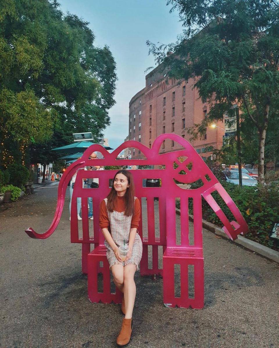 OOTD traveling ala Michelle Ziudith (instagram.com/michelleziu)