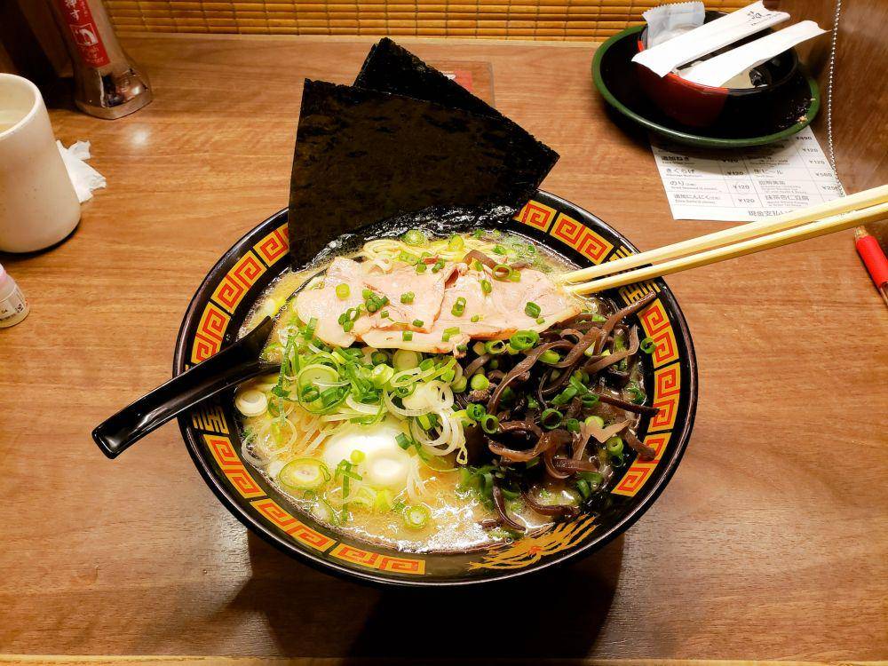 ilustrasi ramen autentik (unsplash.com/@cyrstalsjo)