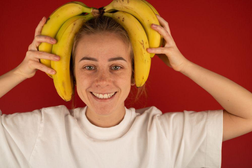 Haluskan Tekstur Kulitmu dengan 5 Masker Wajah Berbahan Pisang Ini
