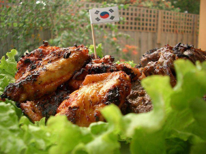 potret menu masakan Korea dengan sayap ayam (commons.wikimedia.org/Northamerica1000 )