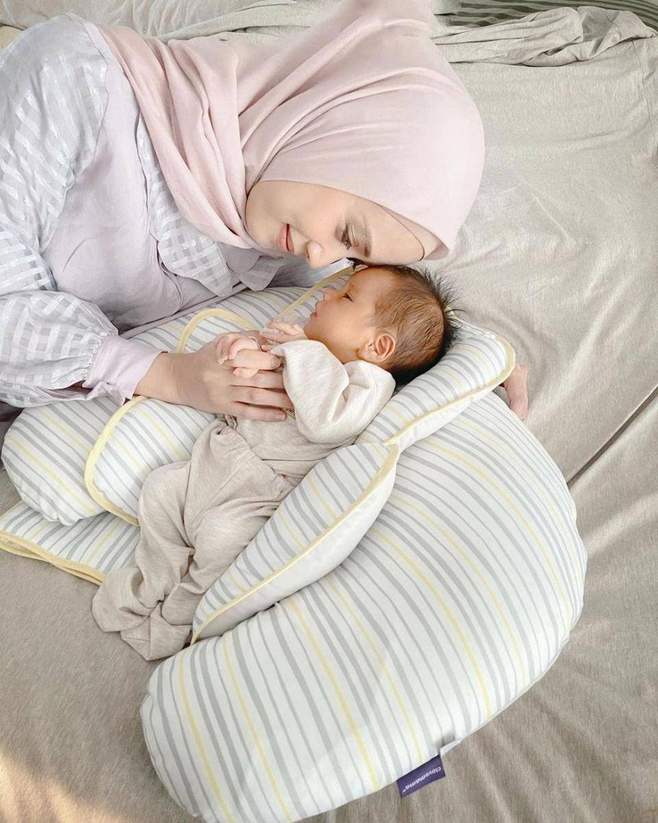 Fanny Fabriana dan buah hati (instagram.com/fannyfabriana)