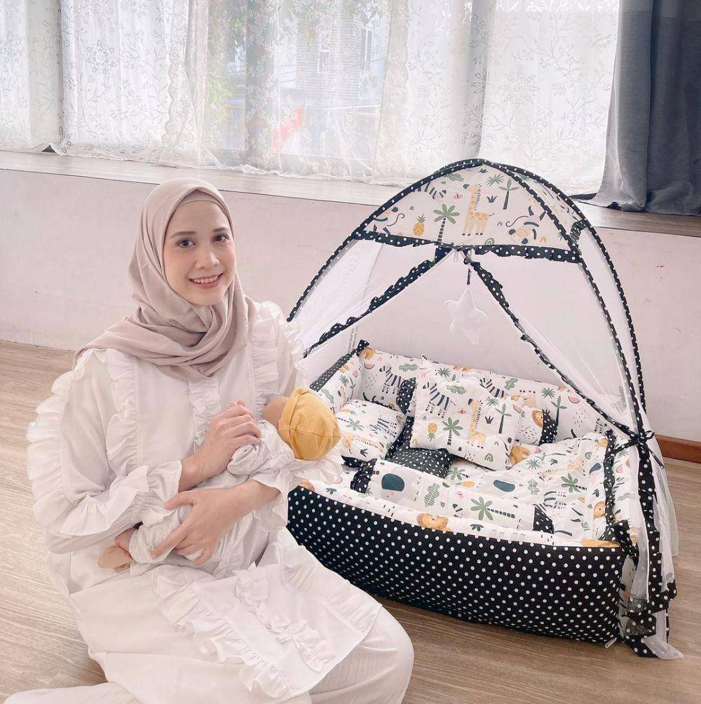 Fanny Fabriana dan buah hati (instagram.com/fannyfabriana)