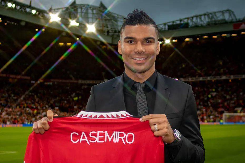 Casemiro resmi merapat ke Manchester United. (premierleague.com)