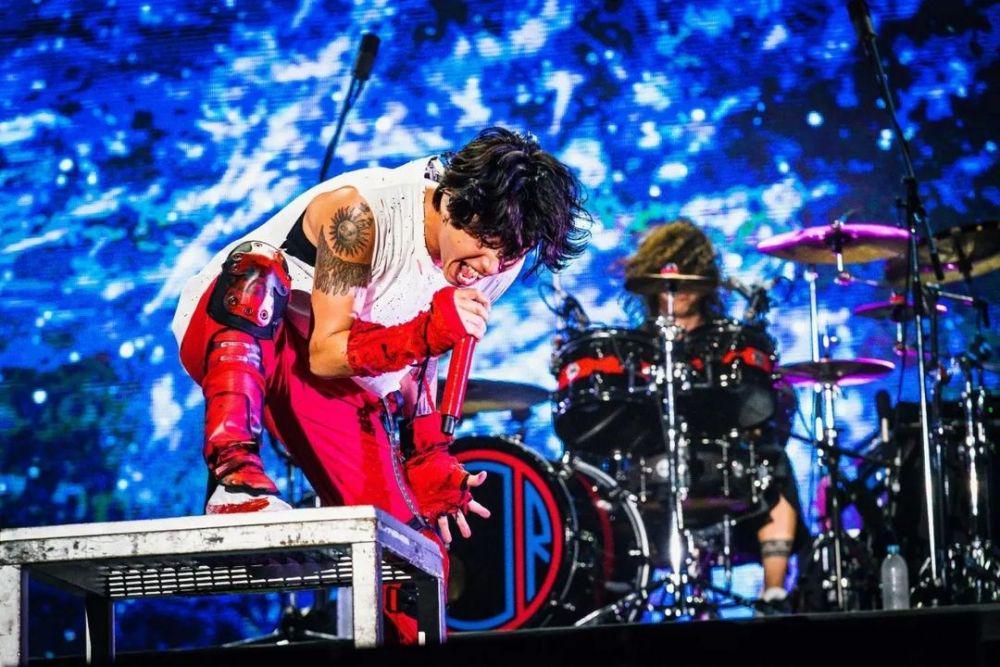ONE OK ROCK (instagram.com/oneokrockofficial)