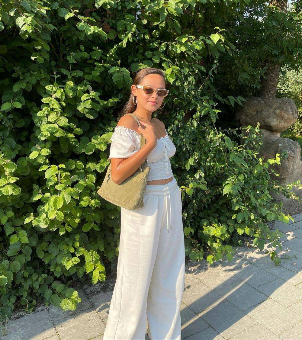 outfit Melati Wijsen (https://www.instagram.com/melatiwijsen/)