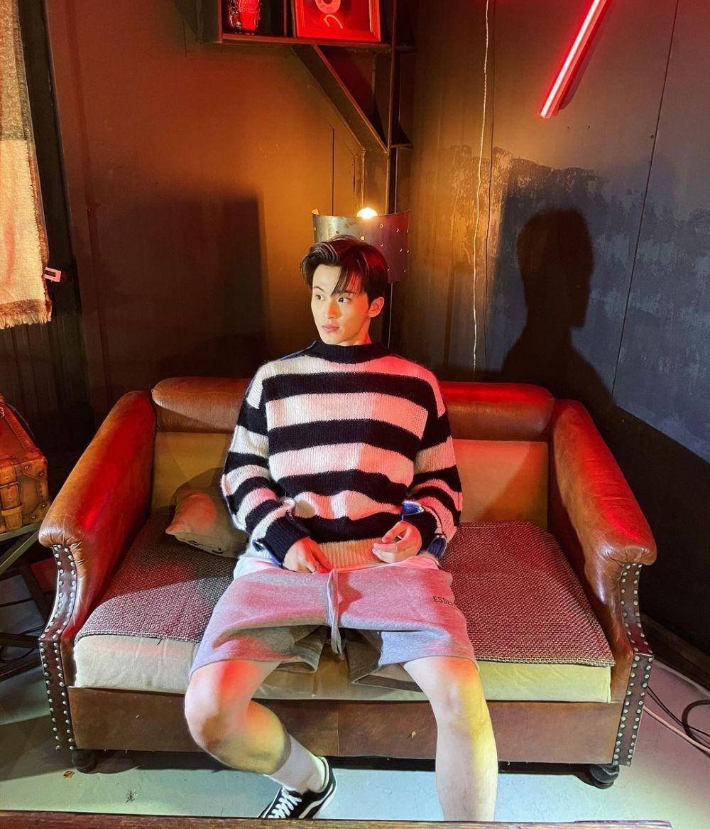 Inspirasi outfit ala Mark Lee (instagram/onyourm__ark)