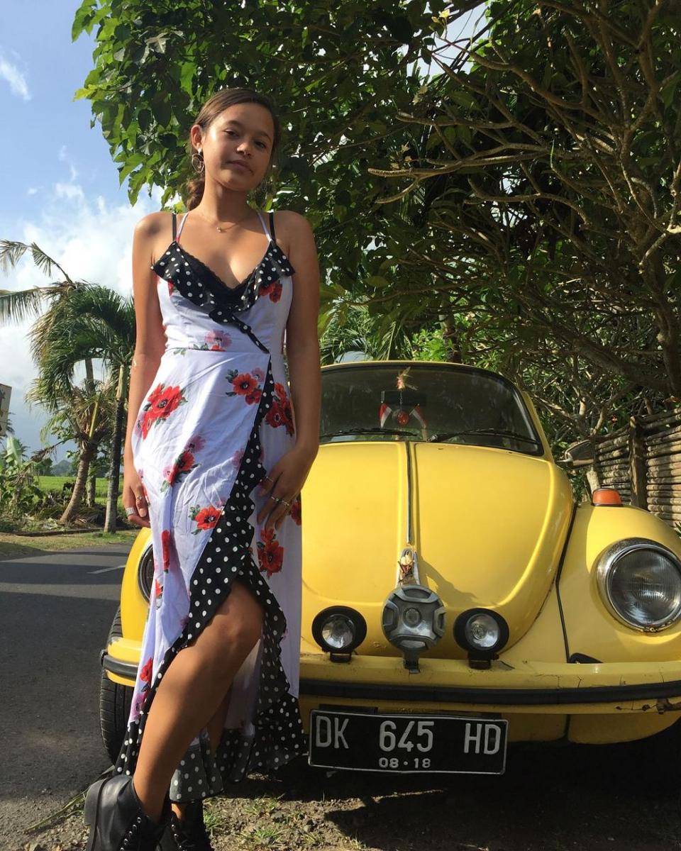 outfit Melati Wijsen (https://www.instagram.com/melatiwijsen/)