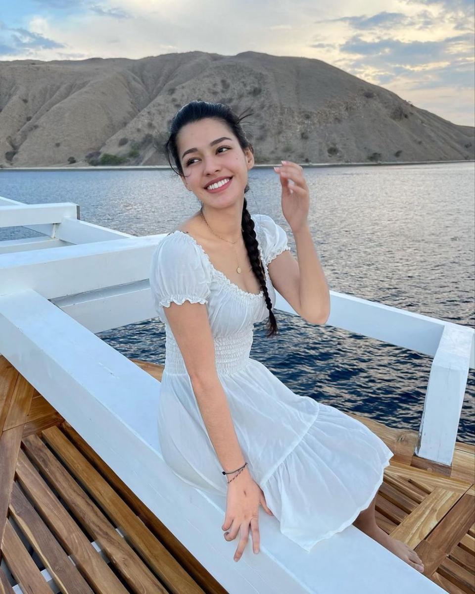 Gaya mini dress lengan puff ala Susan Sameh (instagram.com/susansameeh)
