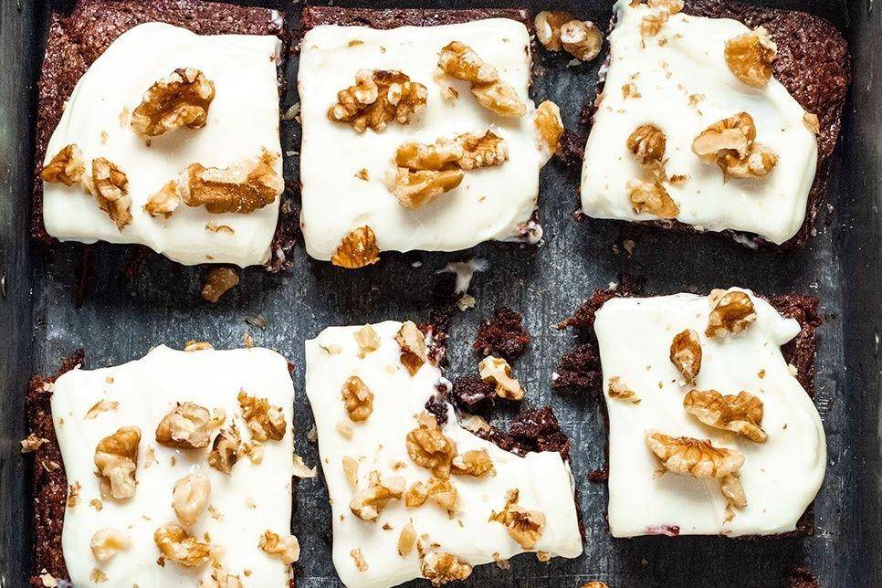 ilustrasi carrot cake brownies (instagram.com/chickslovefood)