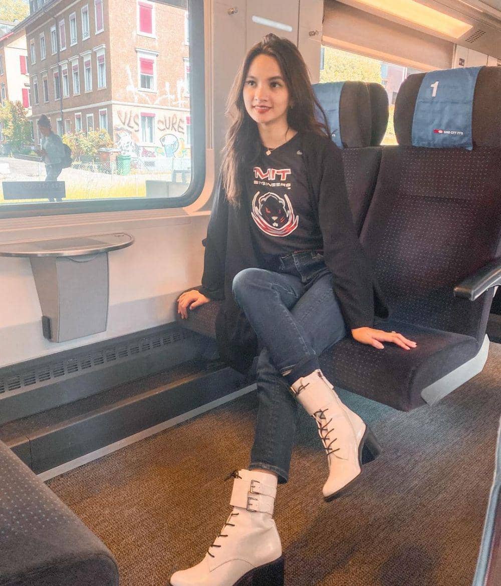 potret OOTD Sabrina Anggraini (instagram.com/sabrinaanggraini)