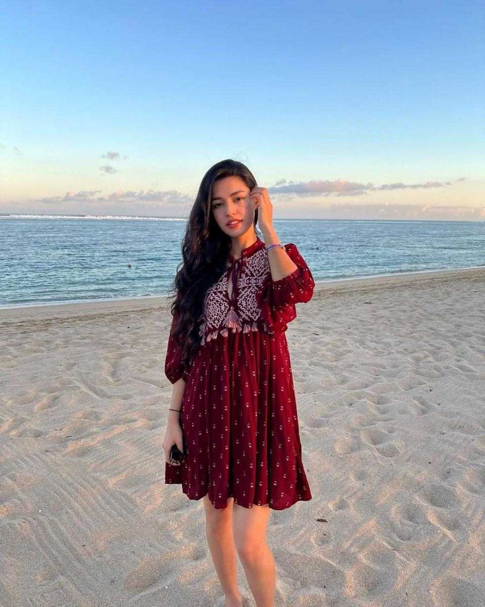 Gaya tunik dress ala Susan Sameh (instagram.com/susansameeh)