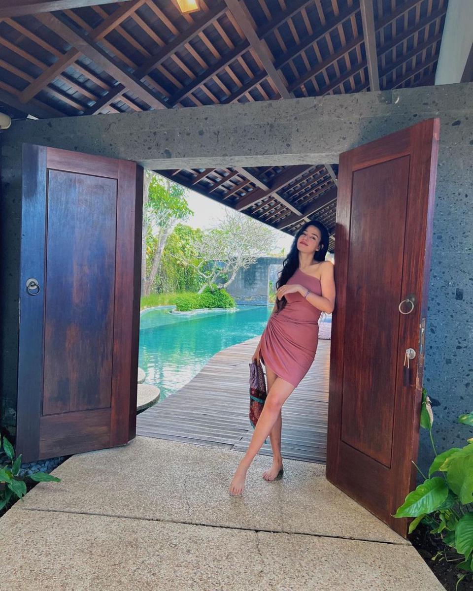 Gaya drawstring mini dress ala Susan Sameh (instagram.com/susansameeh)