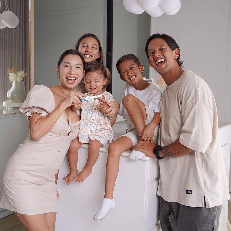 potret keluarga Irfan Bachdim (instagram.com/jenniferbachdim)