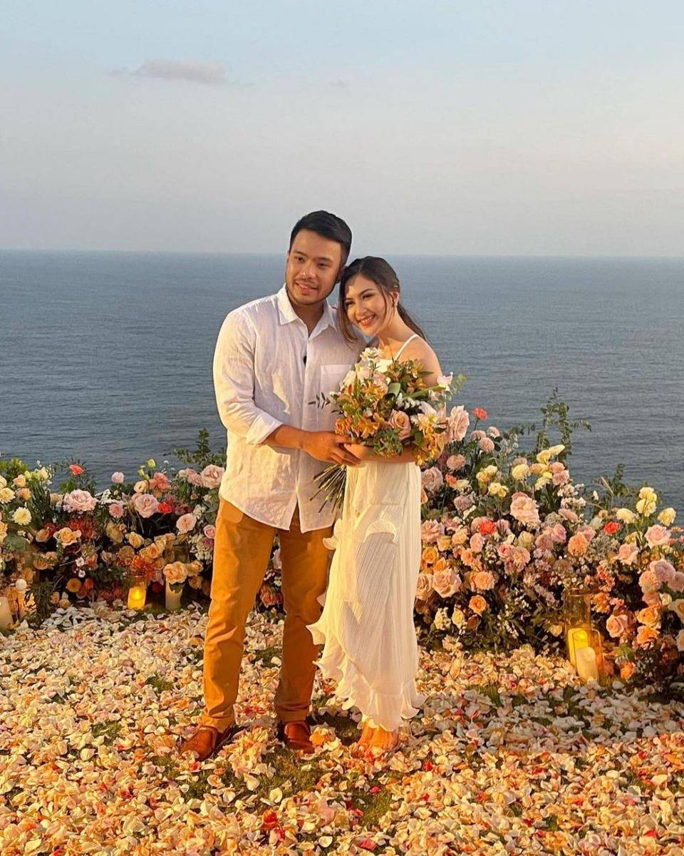 potret yakup hasibuan dan jessica mila saat acara lamaran (\www.instagram.com/nataliahasibuan/)