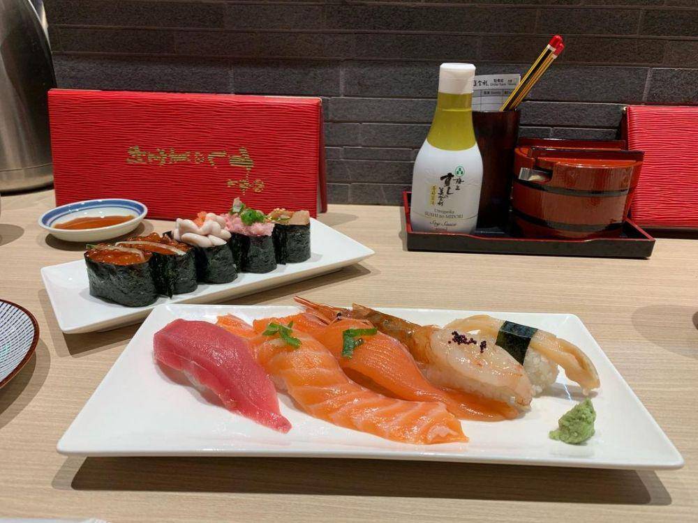Sushi no Midori Ginza (instagram.com/timhohim)
