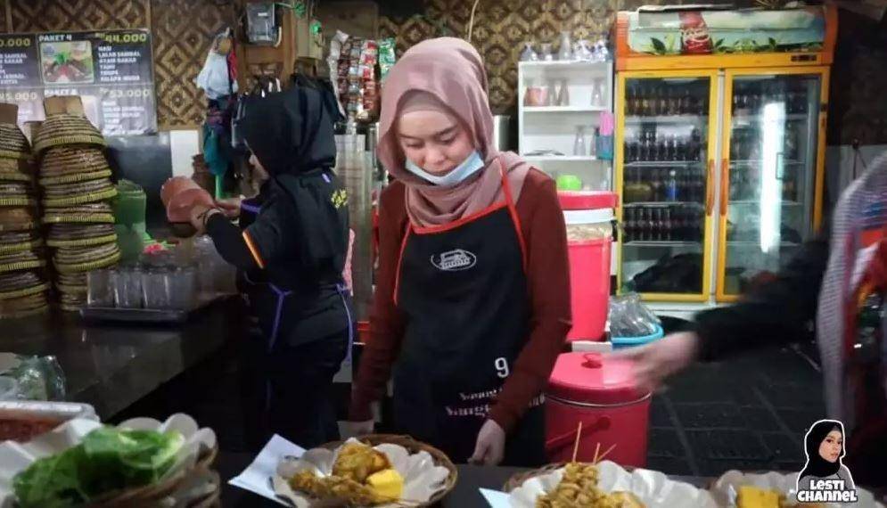 restoran Lesti Kejora dan Rizky Billar (youtube.com/lestichannel)