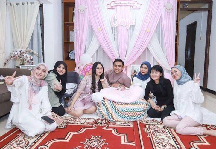 Akikah lutfi (instagram.com/nadyaindry)