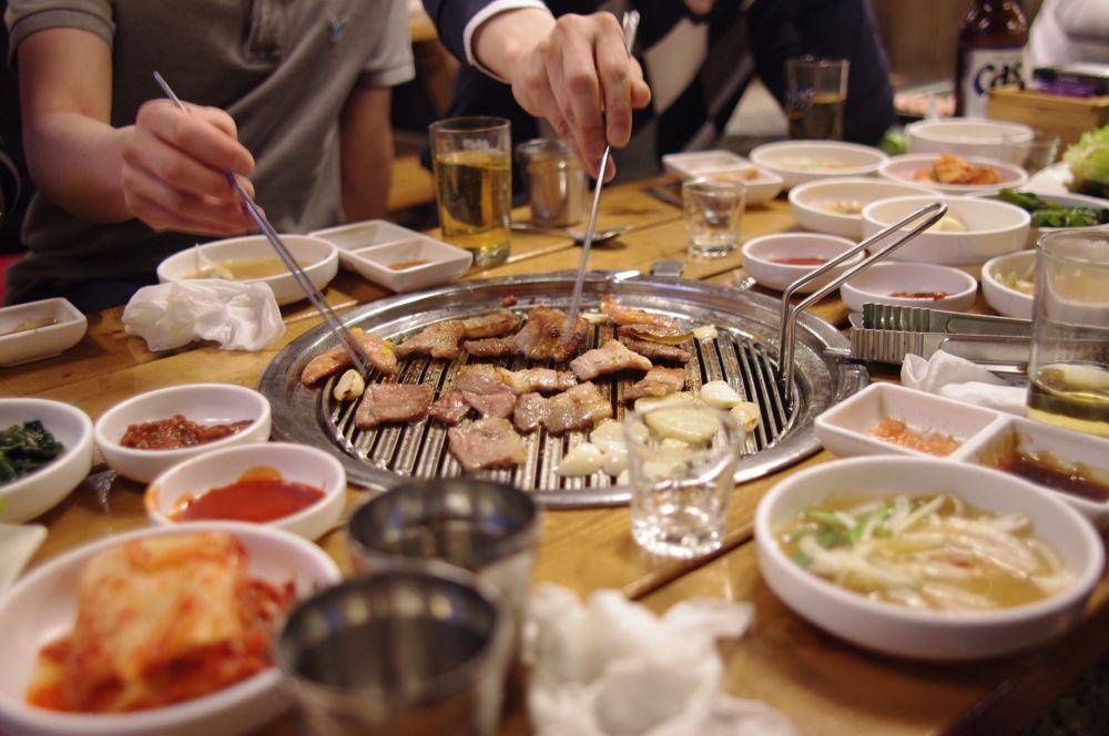 ilustrasi makan makanan (pixabay.com/2eeeeee)