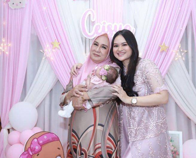 Akikah lutfi (instagram.com/nadyaindry)