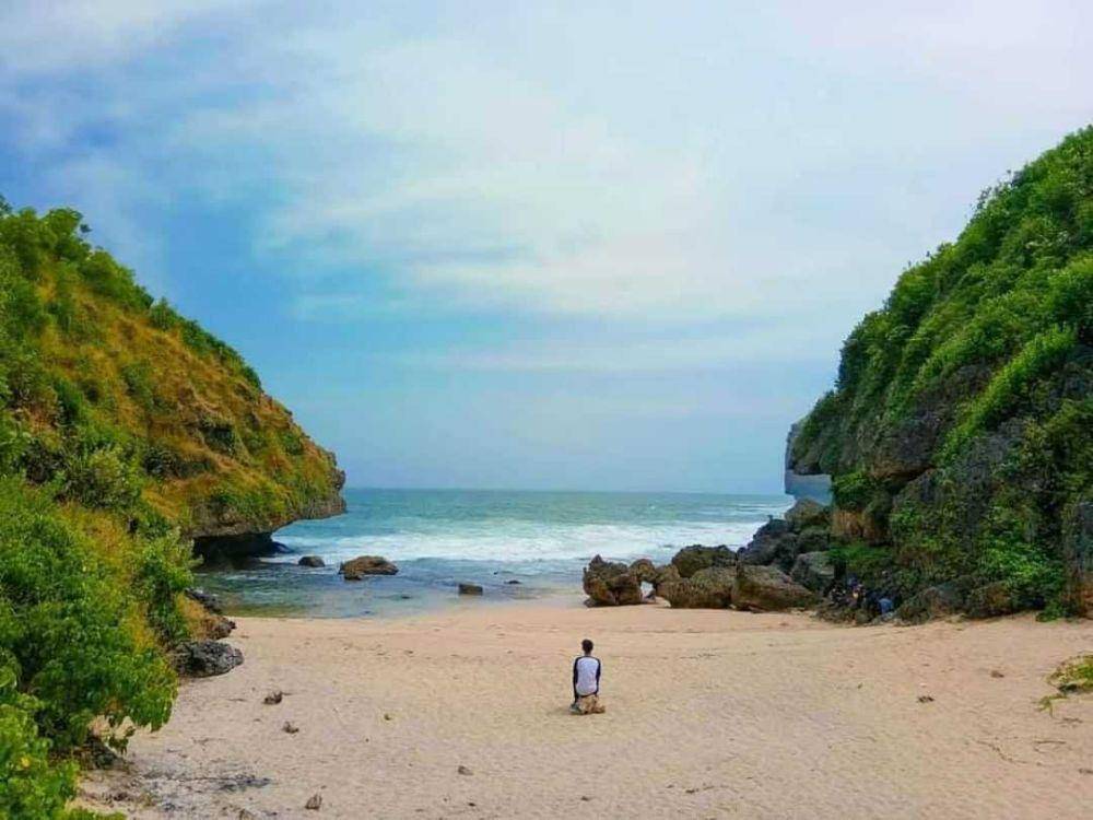Pantai Ngluwen (instagram.com/ericvirgiawan)