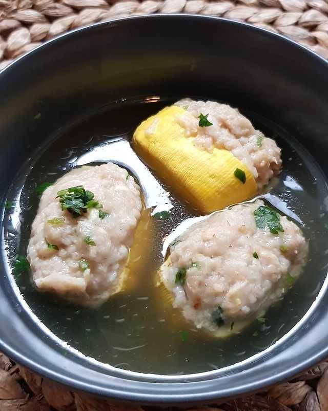 tahu bakso ayam kuah (instagram.com/zhu83)