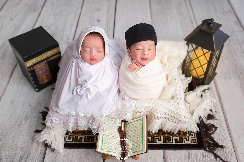 Pemotretan newborn anak Guntur Triyoga. (instagram.com/guntuttriyoga)