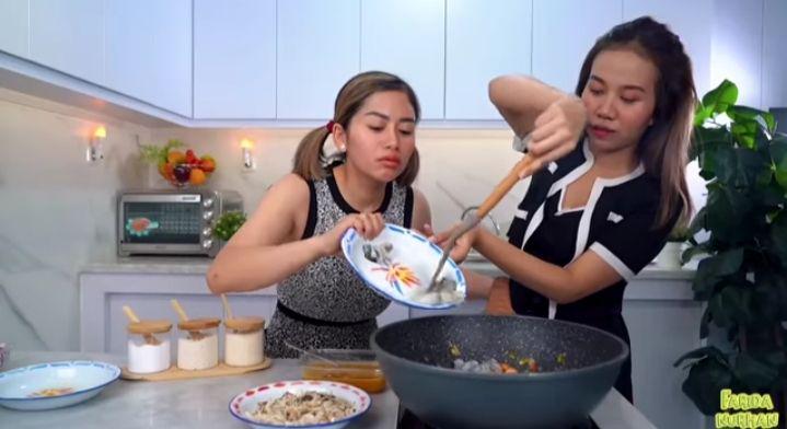 10 Momen Farida Nurhan Masak Bareng Mayang, Banjir Pujian Netizen