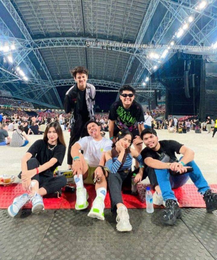 potret Fuji dan Thariq nonton konser Billie Eilish di Singapura (instagram.com/fuji_an)