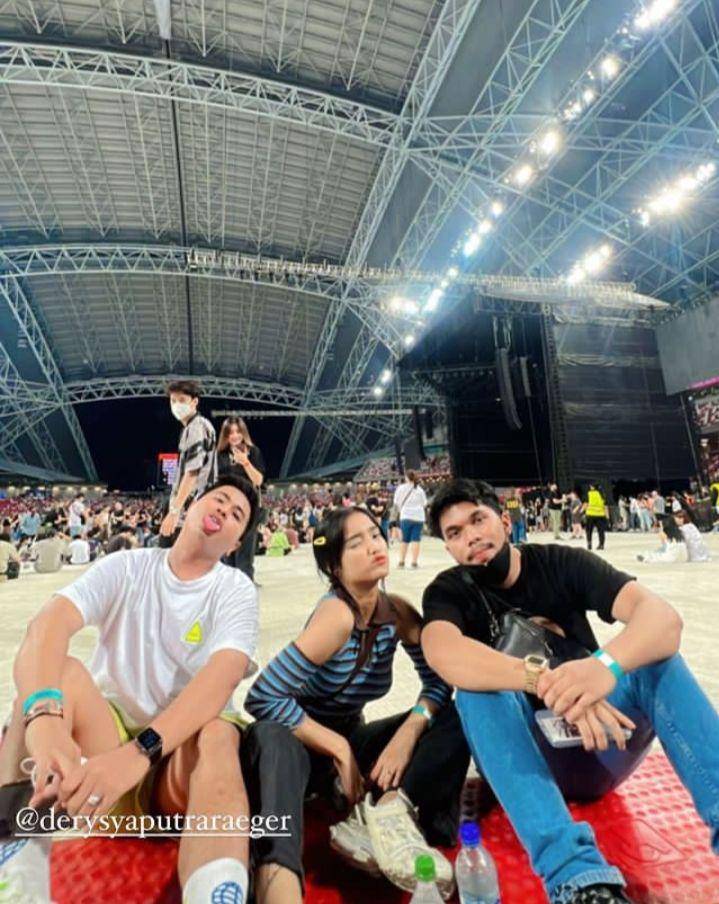 potret Fuji dan Thariq nonton konser Billie Eilish di Singapura (instagram.com/fuji_an)
