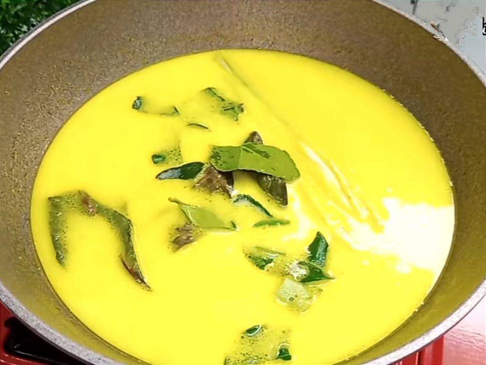 ilustrasi memasak bumbu nasi kuning (youtube.com/Uli's Kitchen)