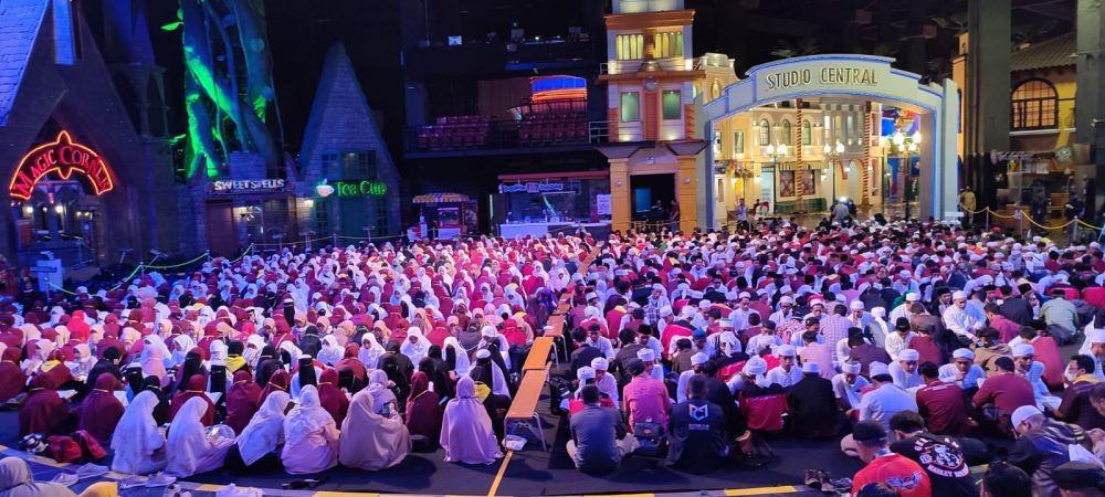 500 Hafidz Al-Quran Diajak Main di Wahana Trans Studio Bandung