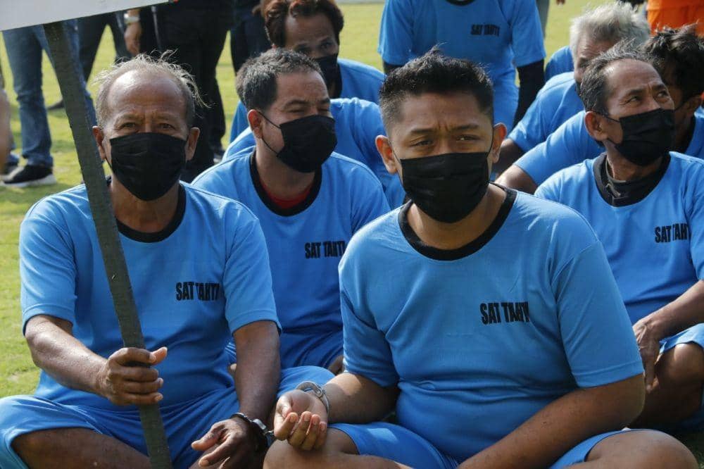 Para pemain judi saat dibawa di Mapolda Jateng. (Dok Humas Polda Jateng)