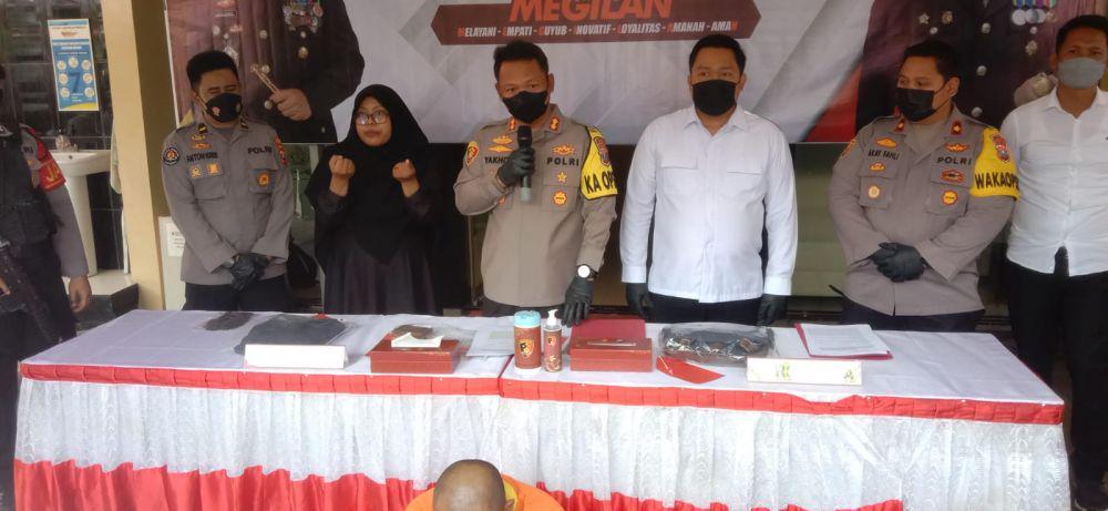 GD pelaku judi online saat diamankan polisi. IDN Times/Imron