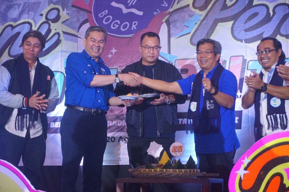 Gelar Reuni ke 25, Alumni IPB Angkatan 34 Bagi-Bagi Beasiswa