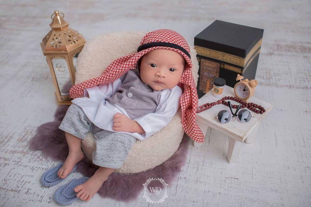 Pemotretan newborn anak Ana Riana 'TOP' . (instagram.com/keenanwaiz_)