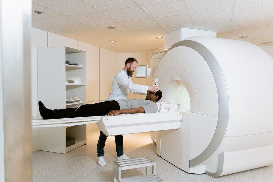 Pemeriksaan MRI: Pengertian, Fungsi, dan Prosedurnya