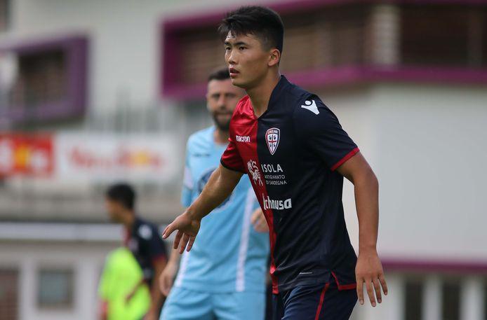 Han Kwang Song berseragam Cagliari. (cagliaricalcio.com)