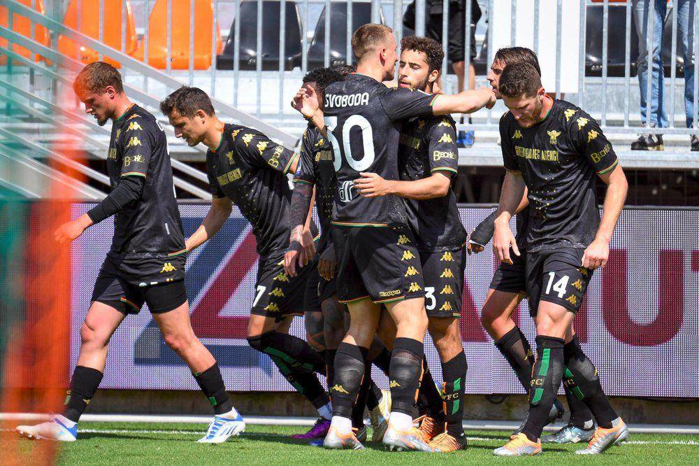 Venezia terdegradasi dari Serie A 2021/2022. (football-italia.net)