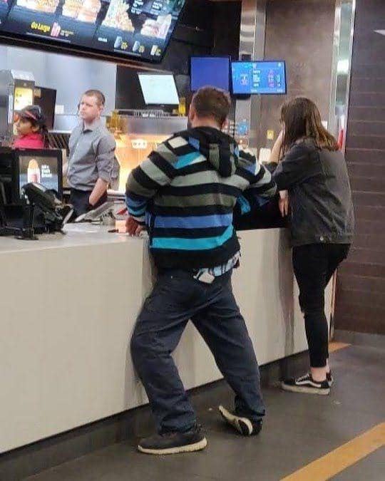 kelakuan kocak di depan kasir (twitter.com/fbreceh)