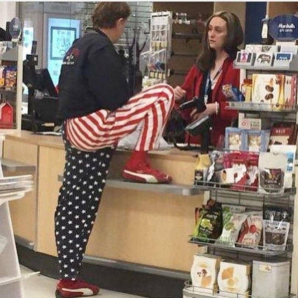 kelakuan kocak di depan kasir (twitter.com/fbreceh)