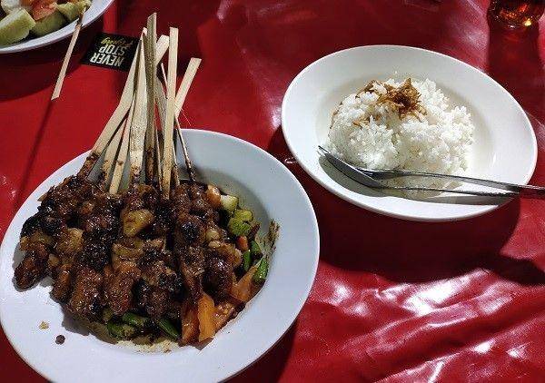 Sate Pak Heri (google.com/maps/sty channel)