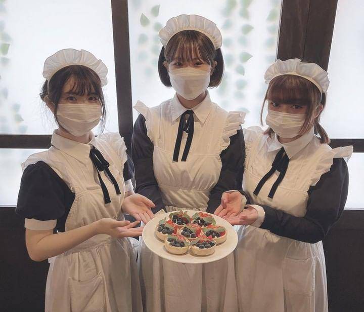 pelayan Cure Maid Cafe (instagram.com/ curemaidcafe_official)