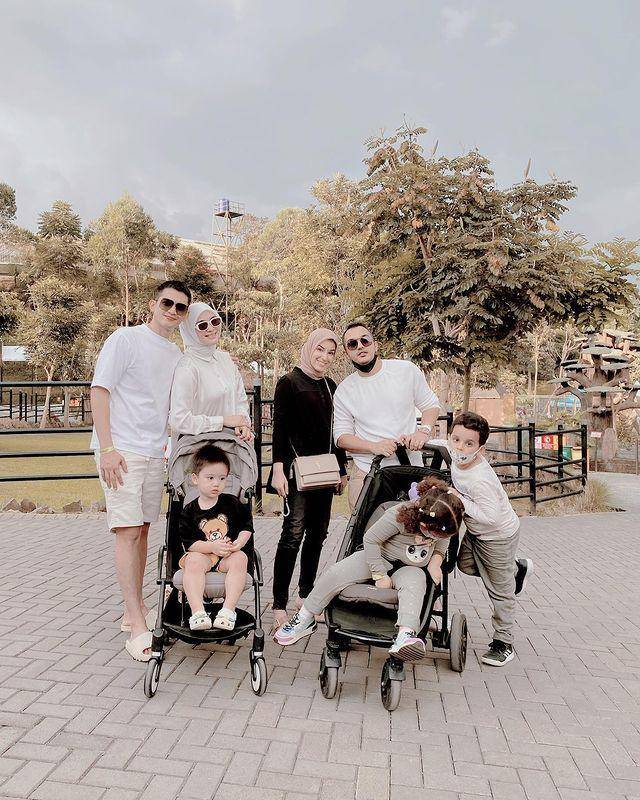Playdate Athar dan Shiriin (instagram.com/miaaassegaf)
