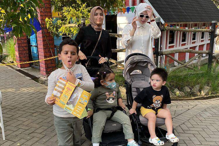 Playdate Athar dan Shiriin (instagram.com/citraciki)