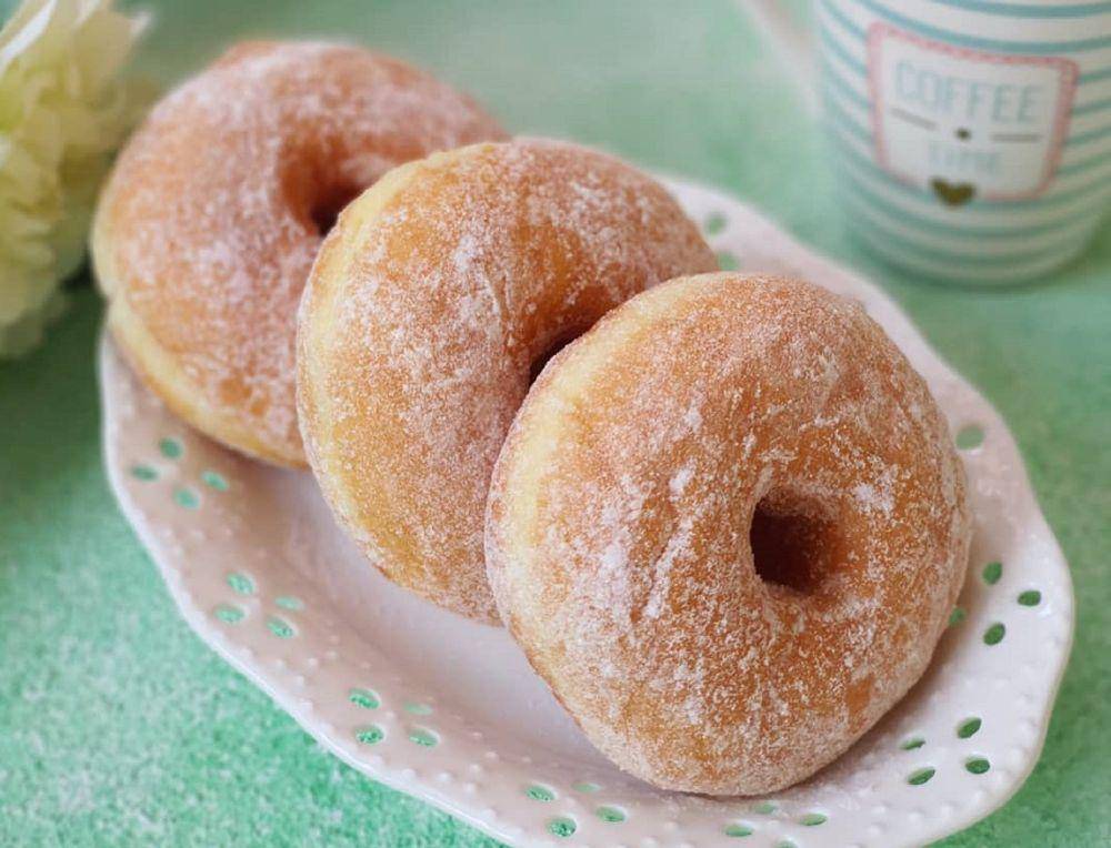 ilustrasi donat gula yang empuk dan lembut (instagram.com/fen.z)