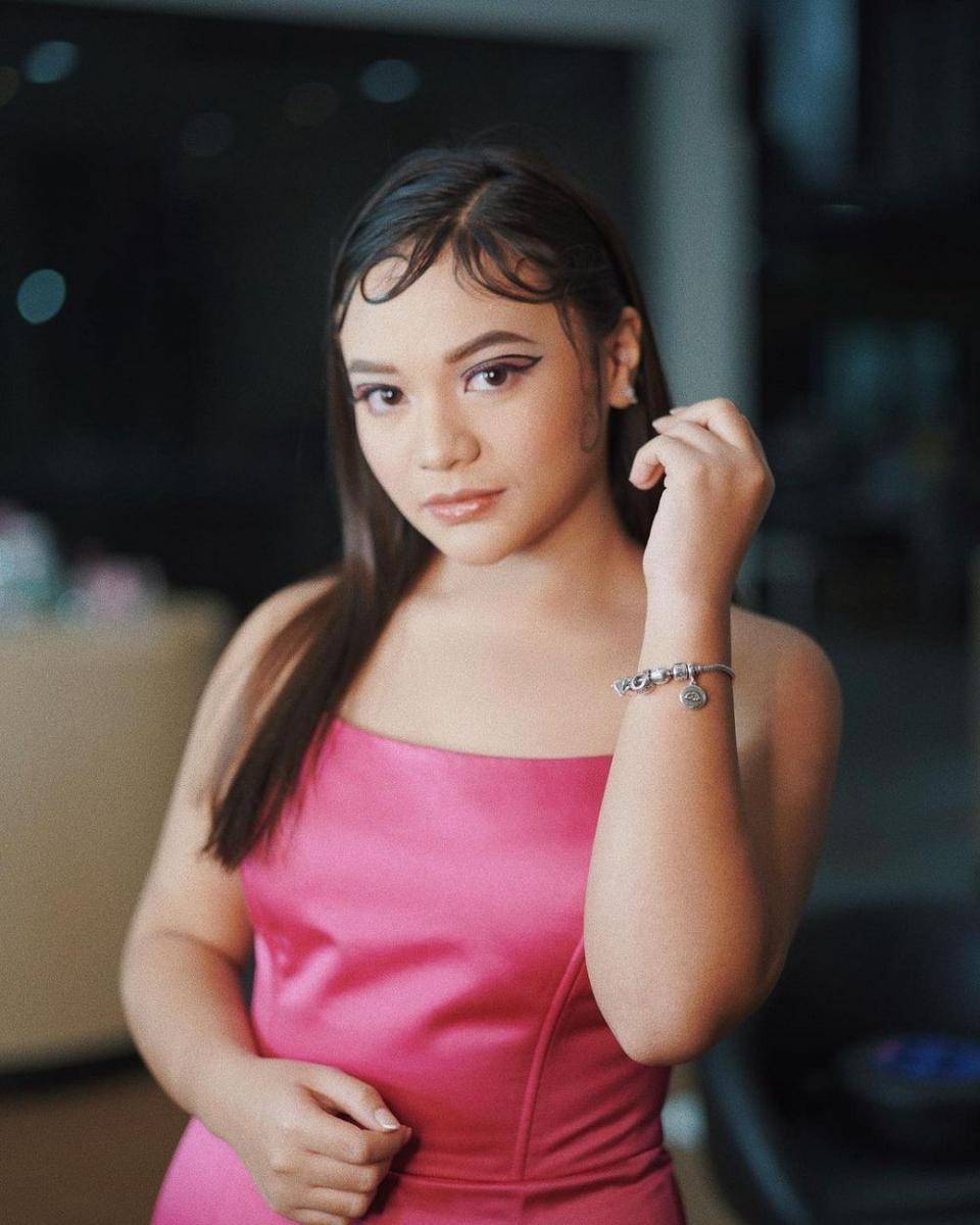 Amel Carla (instagram.com/amelcarla)