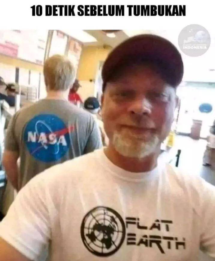 bapak-bapak selfie kocak (instagram.com/ngumpulreceh)